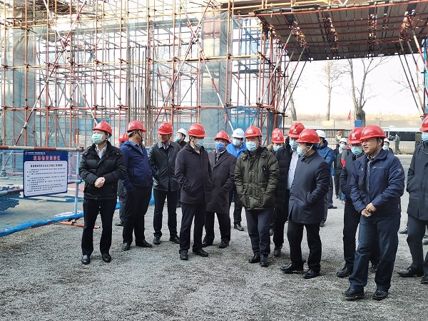 1、拼搏（中国）领导与华能拼搏在线登录领导参观施工现场.jpg