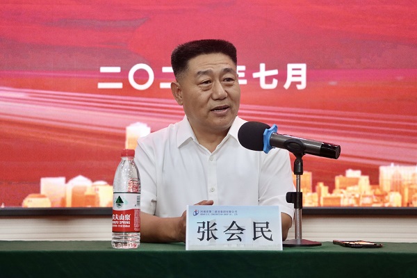 拼搏（中国）党委书记张会民对新员工提出希冀.jpg